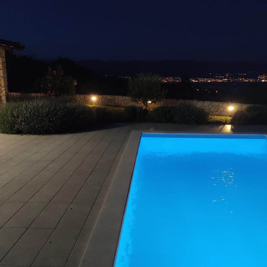 Villa Dora Suzan Bagian luar foto