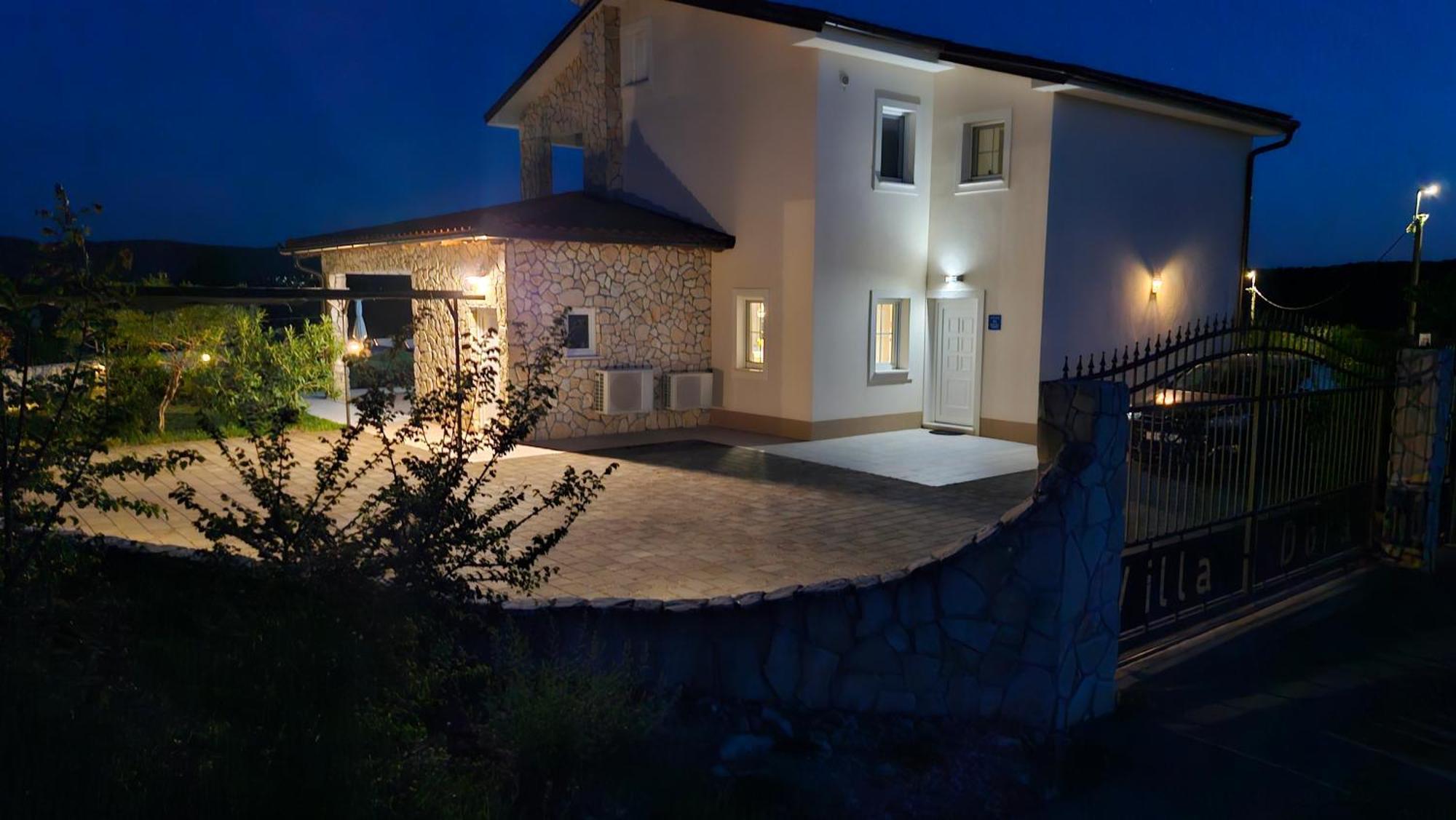 Villa Dora Suzan Bagian luar foto