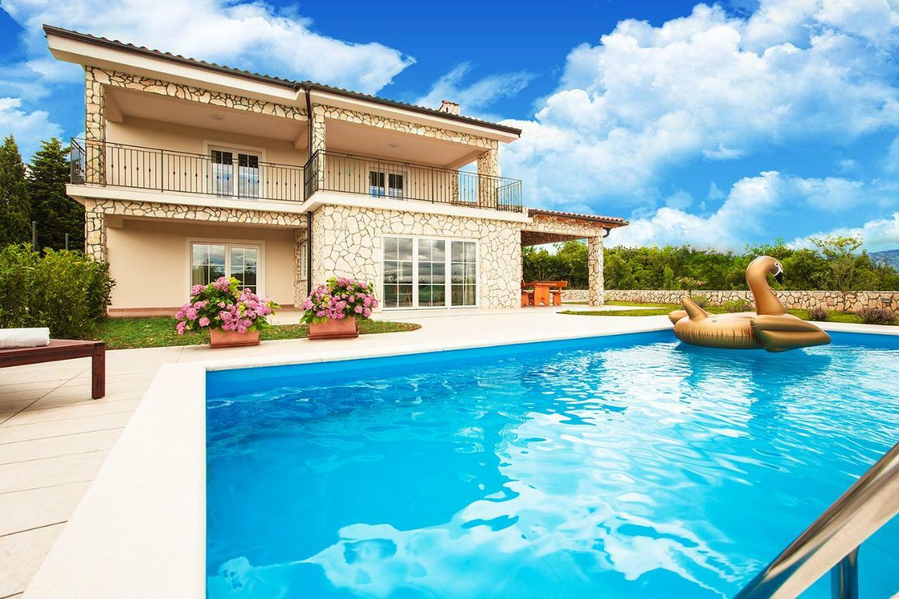 Villa Dora Suzan Bagian luar foto