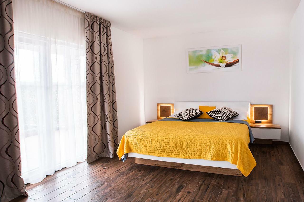 Villa Dora Suzan Bagian luar foto